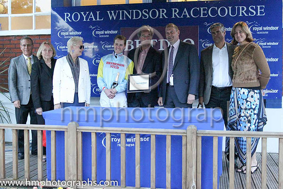 1st No 9 Taraz (6) - Jockey: T P Queally - Trainer: R Varian - Colours: light blue, yellow shouders