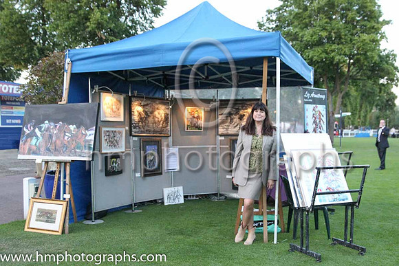 www.elizabetharmstrong.co.uk Equine Artist at Royal Windsor Racecourse