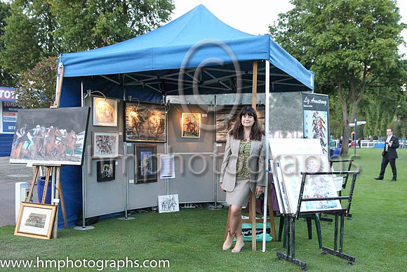 www.elizabetharmstrong.co.uk Equine Artist at Royal Windsor Racecourse