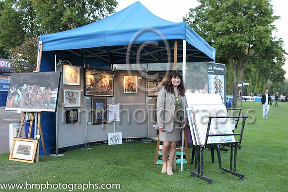 www.elizabetharmstrong.co.uk Equine Artist at Royal Windsor Racecourse