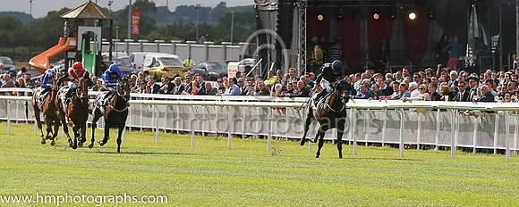 1st - 3 Painted Cliffs - Trainer: APO'Brien - Jockey: RL Moore - Owner: MrsJohn Magnier/Michael Tabor/Derrick Smith - Colors: dark blue