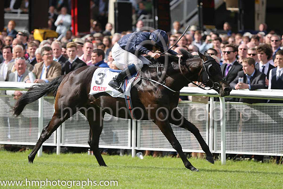 1st - 3 Painted Cliffs - Trainer: APO'Brien - Jockey: RL Moore - Owner: MrsJohn Magnier/Michael Tabor/Derrick Smith - Colors: dark blue