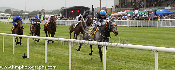 1st - 2 Overeign Debt - Trainer: David Nicholls (in GB) - Jockey: CD Hayes - Owner: Lady O'Reilly - Colors: black and white hoops