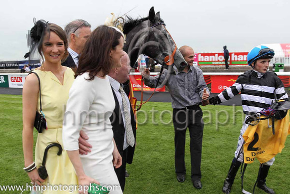 1st - 2 Overeign Debt - Trainer: David Nicholls (in GB) - Jockey: CD Hayes - Owner: Lady O'Reilly - Colors: black and white hoops