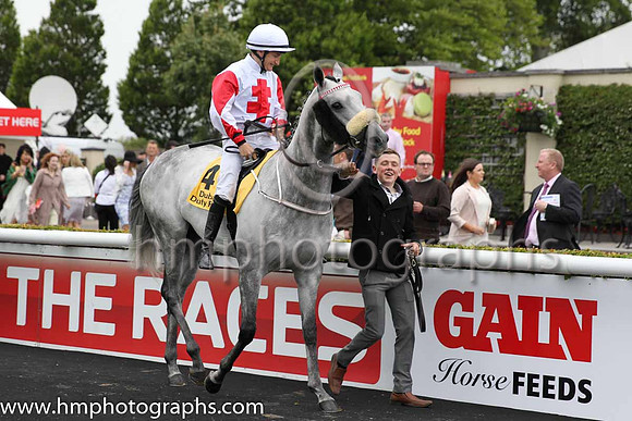 5th - 4 Venezia - Trainer: MHalford - Jockey: S Foley - Owner: P Hickman/G Johns - Colors: white, red sash