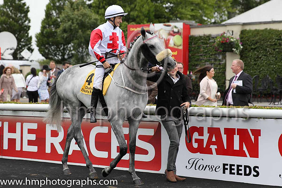 5th - 4 Venezia - Trainer: MHalford - Jockey: S Foley - Owner: P Hickman/G Johns - Colors: white, red sash