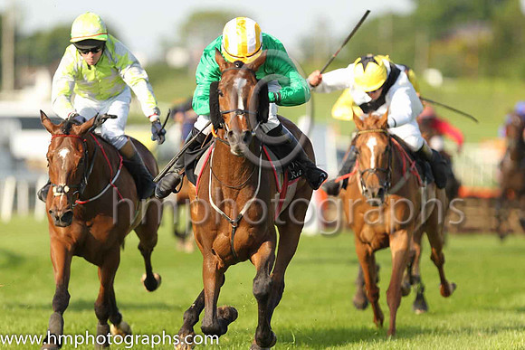 03rd Keepthefaithinme and G. Benson(7) (5 ,green ), Trainer:Gordon Elliott , Owner:Little Emperor Syndicate