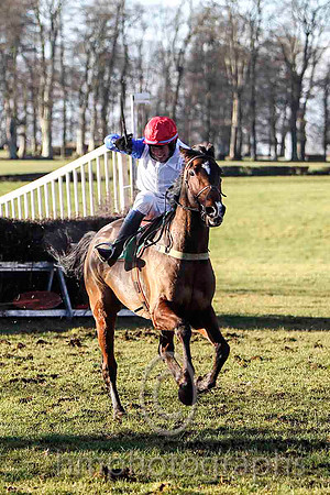 Lecale Lad & P E Turley - winner (14,white, blue plain sleeves ) - FT8E9331-e