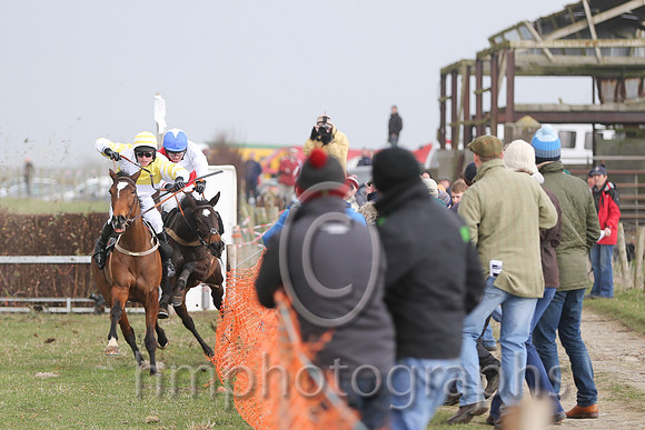 01st Josh's Sister ( 10 )  R James - Trainer: Donnchadh Doyle - yellow  white qtrd squeezes out 02nd Oneforthenure ( 12 )  N McParlan - Trainer: Graham McKeever - red and white qtrd