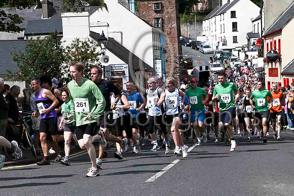 Start of 2011 Lurig Mountain Race - IMG_0042-e