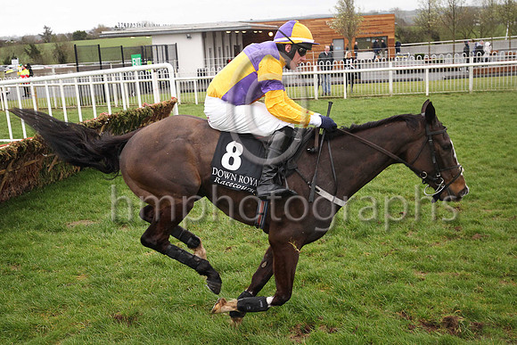 01st Geneva Barracks and C Brassil ( 8 , yellow and purple qtrd ) Trainer - M Brassil , Owner - J R Brennan