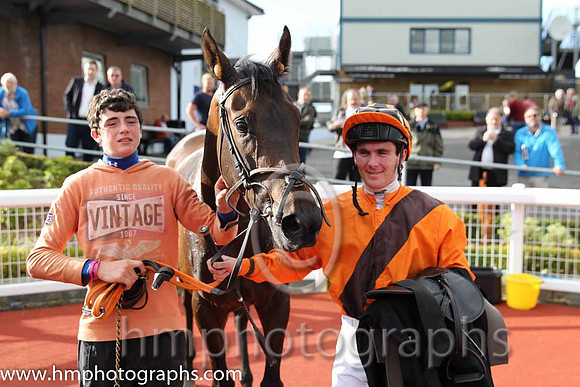 1st No 4 Peace Mission (IRE) (1) - Jockey: G F Carroll - Trainer: T Mullins - Colours: orange, brown sash