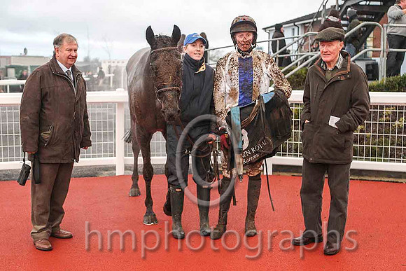 01st - I R Ferguson Trainer of Ceasar Milan & Mr W Thompson jockey  - winner (9, white, royal blue panel) - CU2D5671-e2