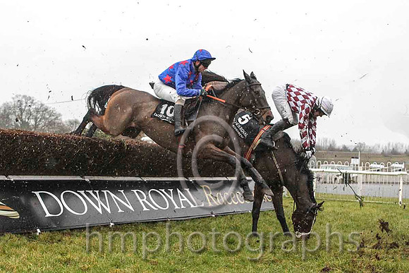 06th Hu Ha Jo & T P Treacy - 6th (10,royal blue, red stars )  &   Nivek's Dream and M A (Mark) Enright - Fell (5, maroon and white diamonds) - CU2D5378-e2