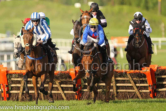 PU Don Diablo and R.J. Condon(7) (3 ,blue, white seams ), Trainer:Gordon Elliott , Owner:KTDA Racing