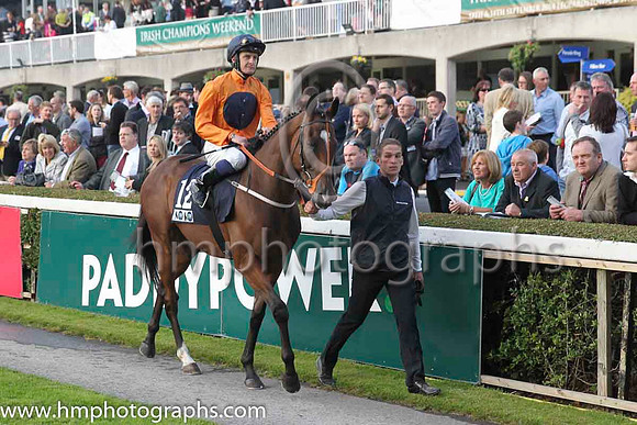 01 Baraweez and C O'Conoghue - - 01st (12 ,orange, dark blue disc ) Trainer - B Ellison