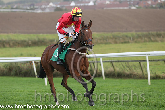 04 Urban Dusk and Mr M J Lynch - - 04th (3 ,Red, yellow diamond ) Trainer - M M Lynch