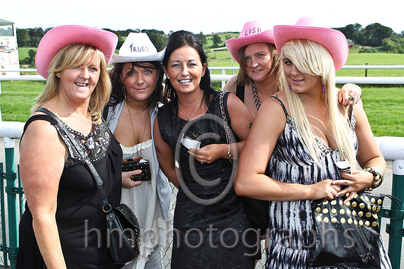 Amanda Corlane, Lisa Corlane, Britany Fishwick, Sandra Corlane, Trudie Richardson of Macleans - FT8E2985-e