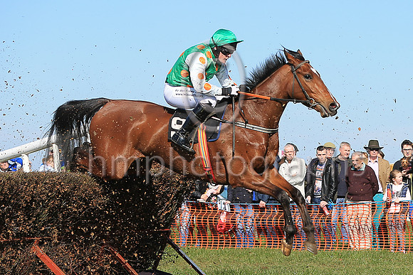01st SOME MAN and R James ( 9 , EMERALD GREEN,orange spots; white sleeves,orange spots; emerald green cap ) Trainer: Donnchadh Doyle,, Owner : Syndicate Monbeg