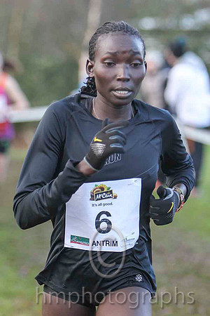 03rd in 18:45 Magalyne Masai (6) KEN - FT8E0071-e