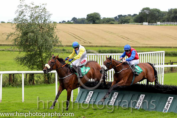 R4 - Rosie revenue  Luke Dempsey win (7, red, royal blue sleeves)