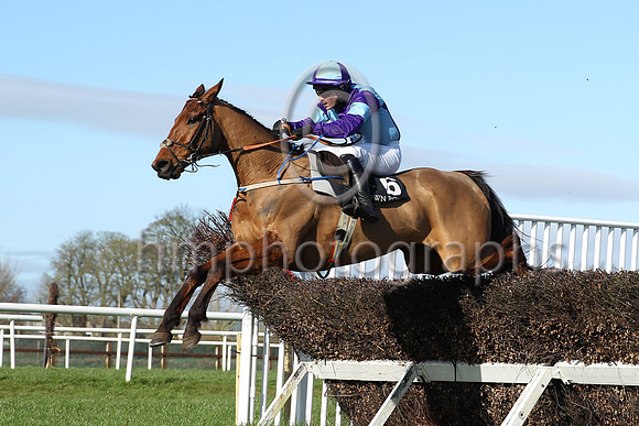 01st Samurai Cracker  and R Deegan5 ( 6 , dark blue  and light blue qtrs ) Trainer - Caroline Mccaldin , Owner - Alan McCaldin
