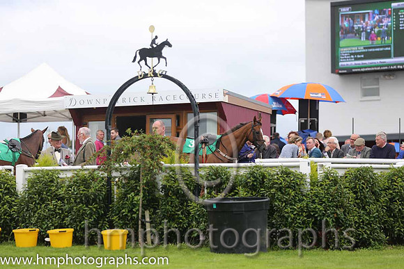 01st Itshard To No ( 4 , yellow and emerald green diabolo ) and N. McParlan (5) - Trainer : S. McParlan - Owner : S. McParlan