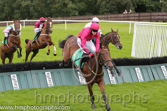 05th Silver Tassie ( 4 , cerise ) and G.N. Fox (3) - Trainer : Noel Meade - Owner : Mrs Patricia Hunt