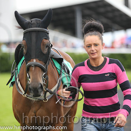 05th Personal Shopper (GB) ( 12 , royal blue and yellow check ) and Rachael Blackmore (7) - Trainer : H. Smyth - Owner : H. Smyth