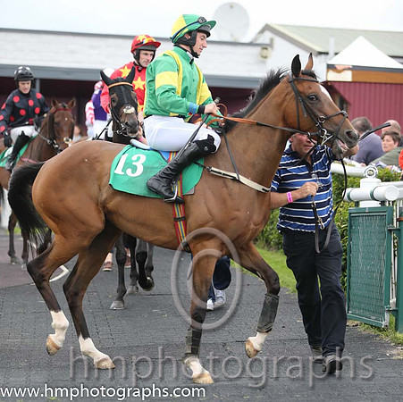 01st Ciankyle ( 13 , emerald green, yellow braces ) and M.J. Bolger - Trainer : P.Cluskey - Owner : Hugh Calvey