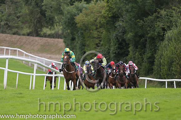 01st Ciankyle ( 13 , emerald green, yellow braces ) and M.J. Bolger - Trainer : P.Cluskey - Owner : Hugh Calvey