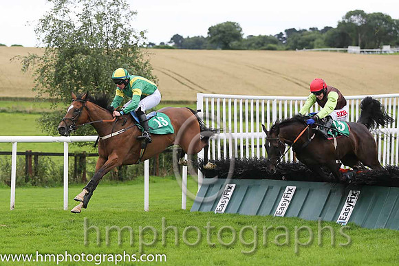 R3 - Ciankyle  Mark Bolger win (13, emerald green, yellow braces)