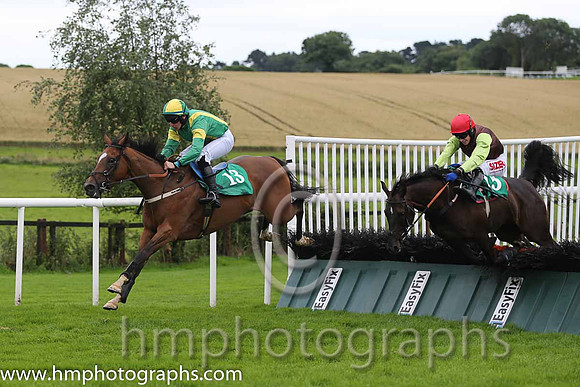 01st Ciankyle ( 13 , emerald green, yellow braces ) and M.J. Bolger - Trainer : P.Cluskey - Owner : Hugh Calvey
