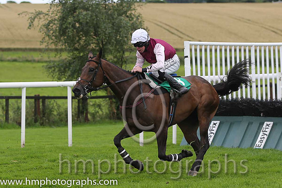 07th Kalico Kalista ( 8 , maroon, pink sleeves ) and A.E. Lynch - Trainer : John Patrick Ryan - Owner : John Patrick Ryan
