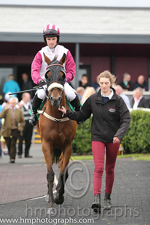 03rd Point The Toes ( 3 , white, maroon disc ) and R. Deegan (7) - Trainer : Mark Fahey - Owner : Mrs Maureen Fahey
