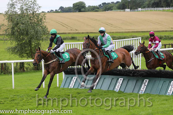 06th Benarty Hill ( 3 , black, emerald green sash ) and C.D. Maxwell (3) - Trainer : Liam Lennon - Owner : Liam Lennon