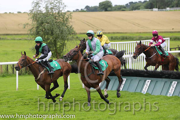 06th Benarty Hill ( 3 , black, emerald green sash ) and C.D. Maxwell (3) - Trainer : Liam Lennon - Owner : Liam Lennon