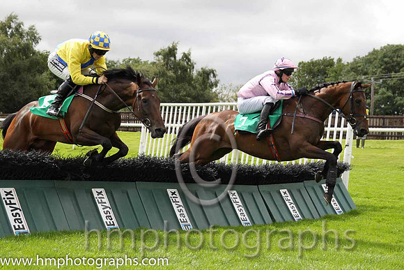ti04th Swift ( 8 , yellow, royal blue sash ) and J.M. Moore (7) - Trainer : John W. Nicholson - Owner : John W. Nicholson