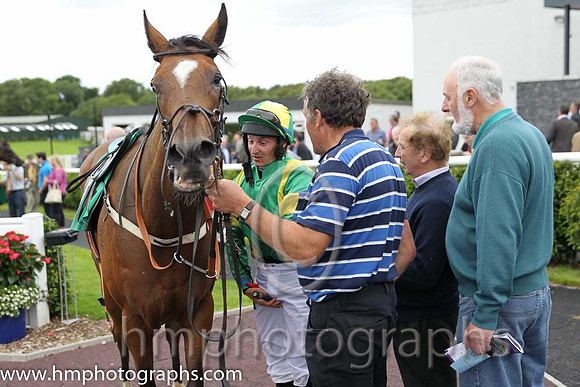 01st Ciankyle ( 13 , emerald green, yellow braces ) and M.J. Bolger - Trainer : P.Cluskey - Owner : Hugh Calvey