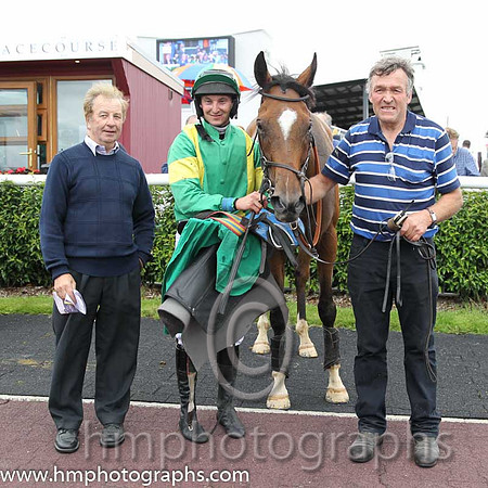 01st Ciankyle ( 13 , emerald green, yellow braces ) and M.J. Bolger - Trainer : P.Cluskey - Owner : Hugh Calvey