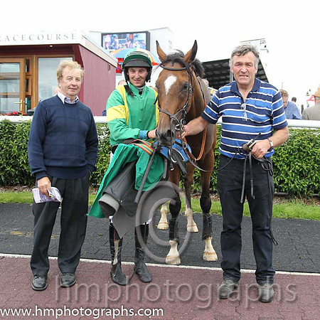 01st Ciankyle ( 13 , emerald green, yellow braces ) and M.J. Bolger - Trainer : P.Cluskey - Owner : Hugh Calvey