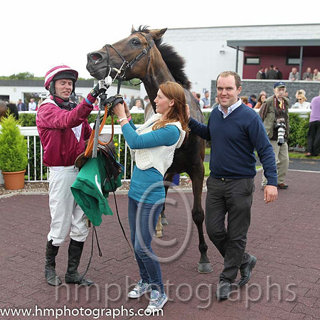 01st Mr Mulliner ( 6 , maroon, white chevron ) and D.R. Fox (3) - Trainer : Mark Michael McNiff - Owner : Mrs M Carton