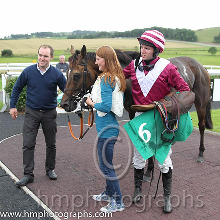 01st Mr Mulliner ( 6 , maroon, white chevron ) and D.R. Fox (3) - Trainer : Mark Michael McNiff - Owner : Mrs M Carton