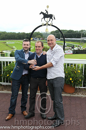 01st Mr Mulliner ( 6 , maroon, white chevron ) and D.R. Fox (3) - Trainer : Mark Michael McNiff - Owner : Mrs M Carton