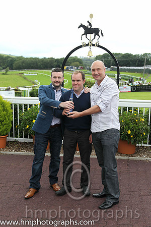 01st Mr Mulliner ( 6 , maroon, white chevron ) and D.R. Fox (3) - Trainer : Mark Michael McNiff - Owner : Mrs M Carton