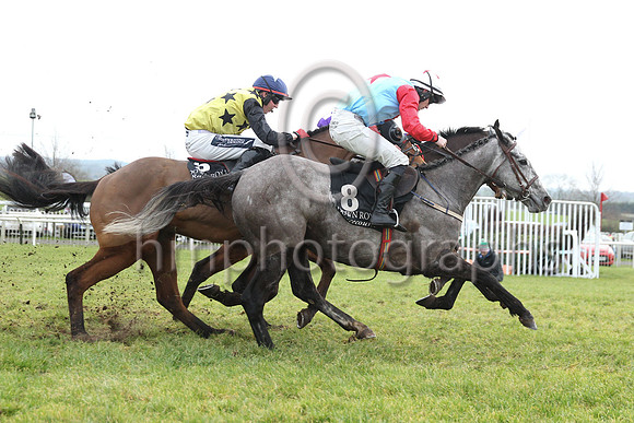 1 The Gradual Slope (8 ,light blue, red star ), Jockey - C M Quirke ,Trainer - S O O'Brien