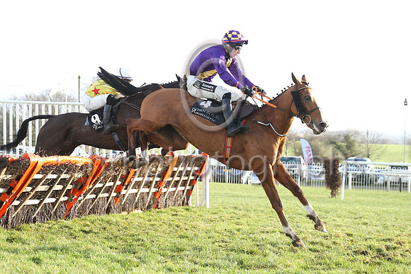 1 Karen's Gift (4 ,purple, yellow sash ), Jockey - J P O'Sullivan ,Trainer - P J Rothwell