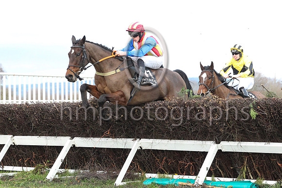 1 Wee Small Hours (11 ,red, white and yellow stripes ), Jockey - D P Maxwell ,Trainer - M Rice