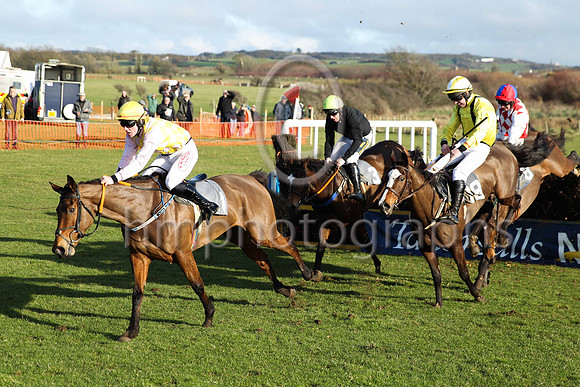 01st Speranza Wilde (18,yelllow, black braces) ridden by J L Scallan, trained by Susan O'Gorman and owned by Donal Patrick O'Gorman winners of the Kingsfield Haylage Maiden Race for 5 year old mares a