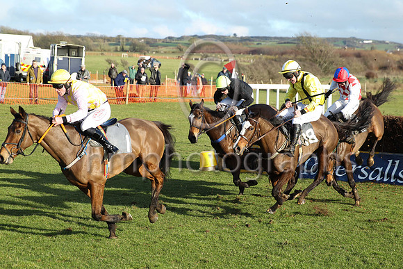 01st Speranza Wilde (18,yelllow, black braces) ridden by J L Scallan, trained by Susan O'Gorman and owned by Donal Patrick O'Gorman winners of the Kingsfield Haylage Maiden Race for 5 year old mares a